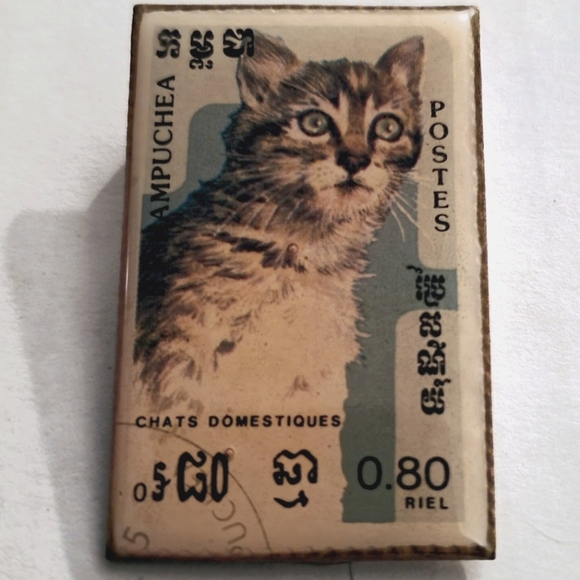 Vintage handmade postage stamp B.P. Kampuchea Cat Cambodia Stamp pin - Picture 1 of 3